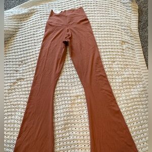 Yoga leggings. Flare opening